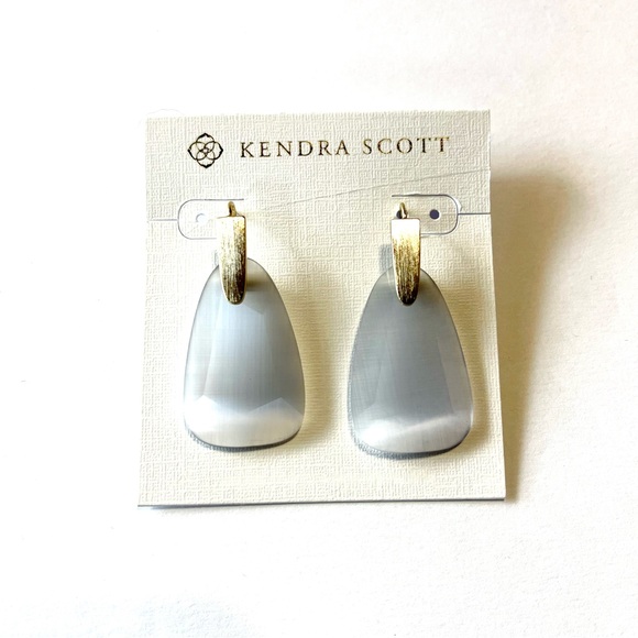 Kendra Scott Jewelry - NWT Kendra Scott Gray Marty Earrings